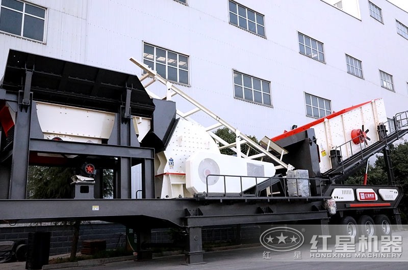 大型流動式錘式打砂機，附帶多種輔助設備